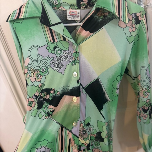 vintage Tops - vintage 70s psychedelic button up shirt